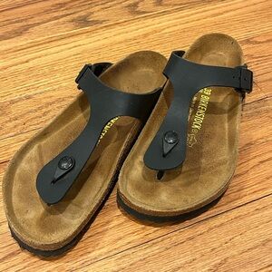 EUC Birkenstock Gizeh Sandal size 8/39